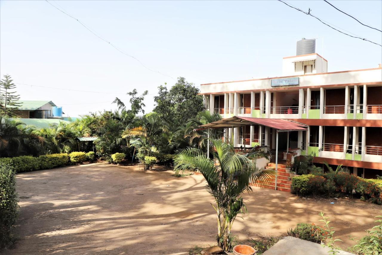 River Palace - A Valley View Hotel Panchgani Exteriör bild
